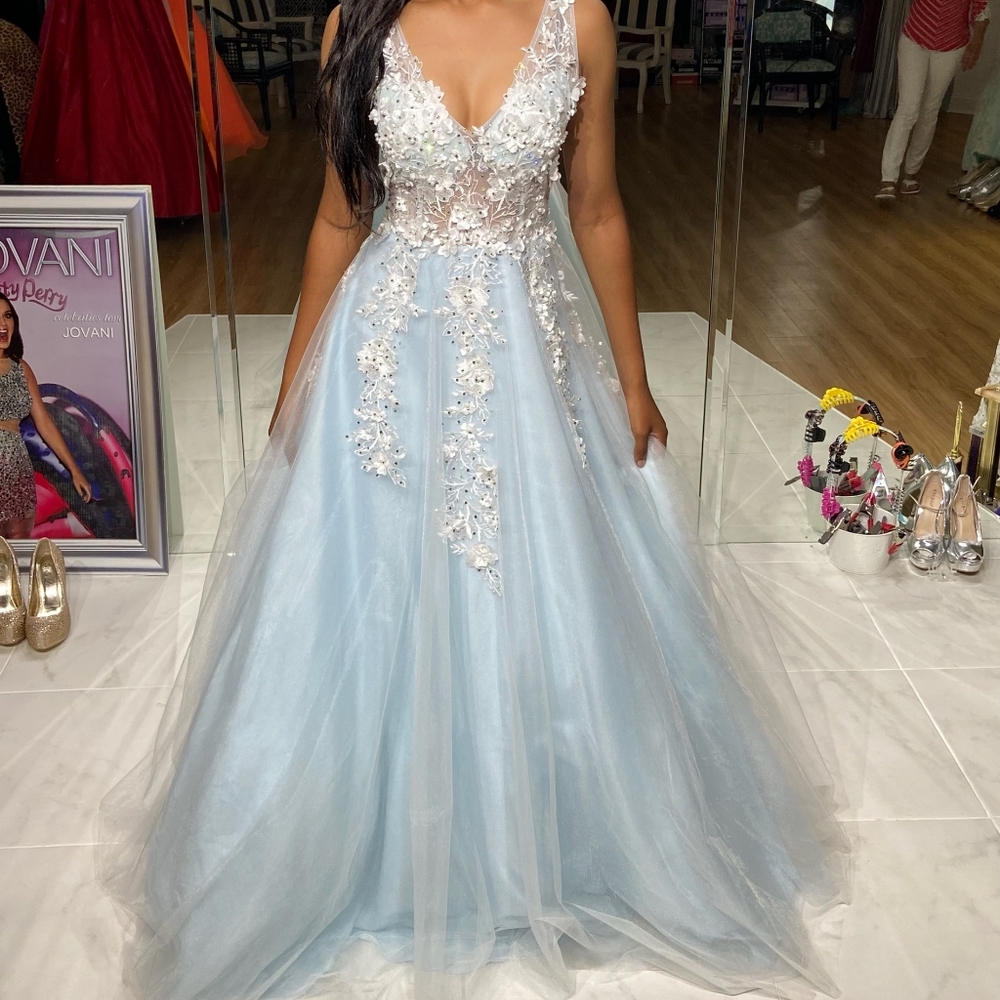 Prom Dress - Picture 2 of 6